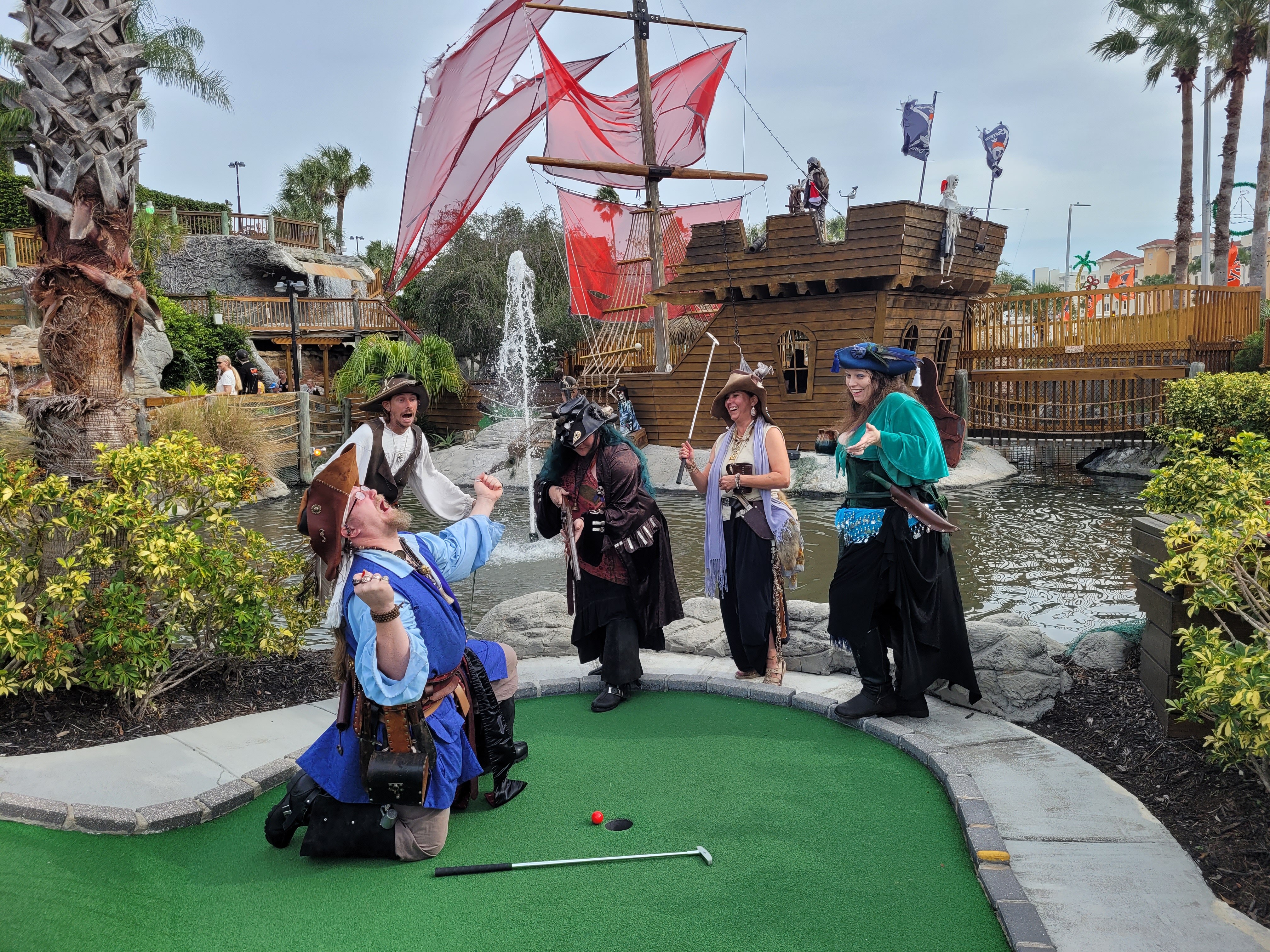 MB-pirate customers playing